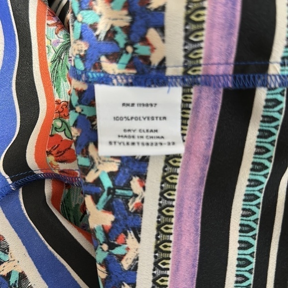 Collective Concepts Blouse. Size Small. Floral stripe print. Button front. - Picture 11 of 11